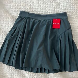 Spanx pleated skort small